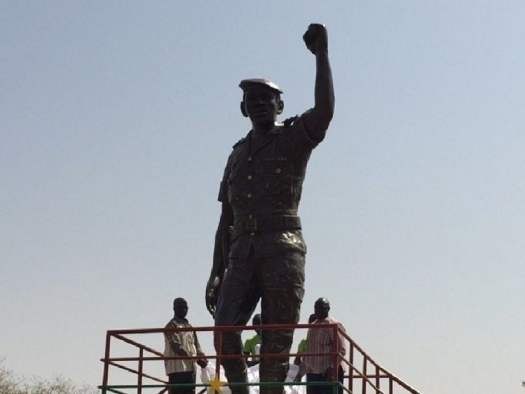 Burkina Faso, buona la seconda: Thomas Sankara ha la sua statua. La prima non era somigliante al presidente panafricanista