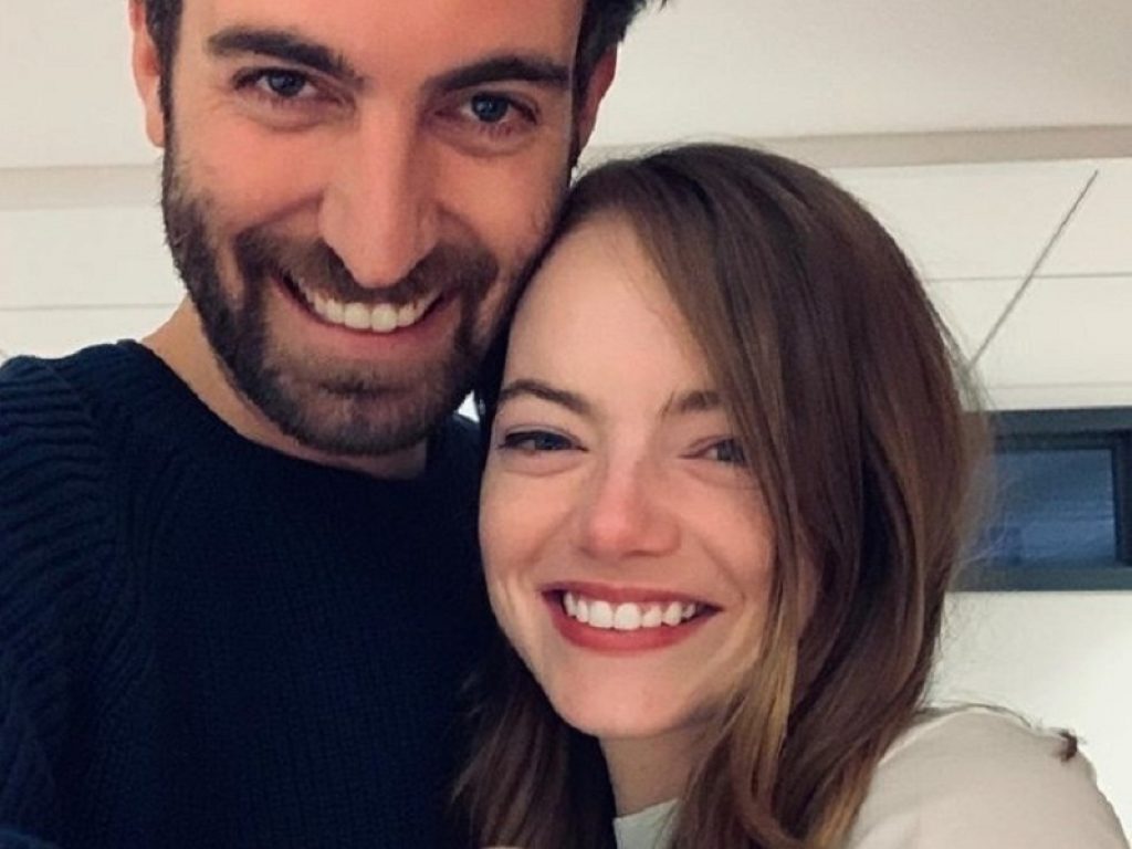 Emma Stone e Dave McCary si sarebbero sposati in gran segreto: i due si sono fidanzati ufficialmente a dicembre 2019
