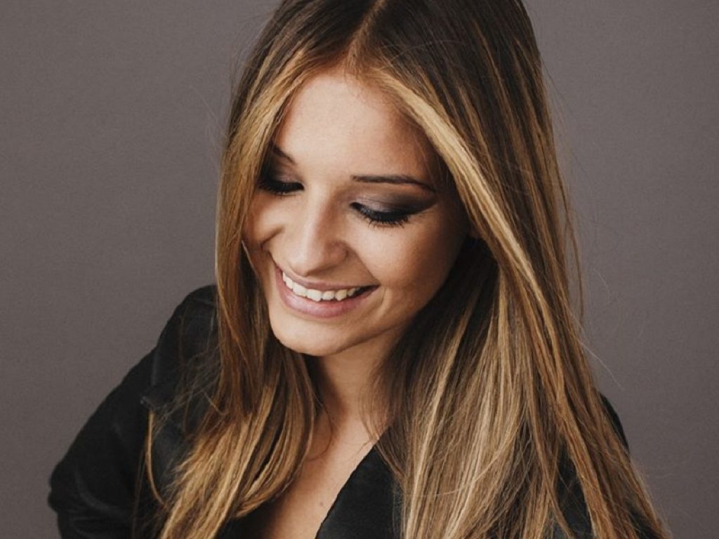 Francesca D'Angeli online con "Fidati di me"