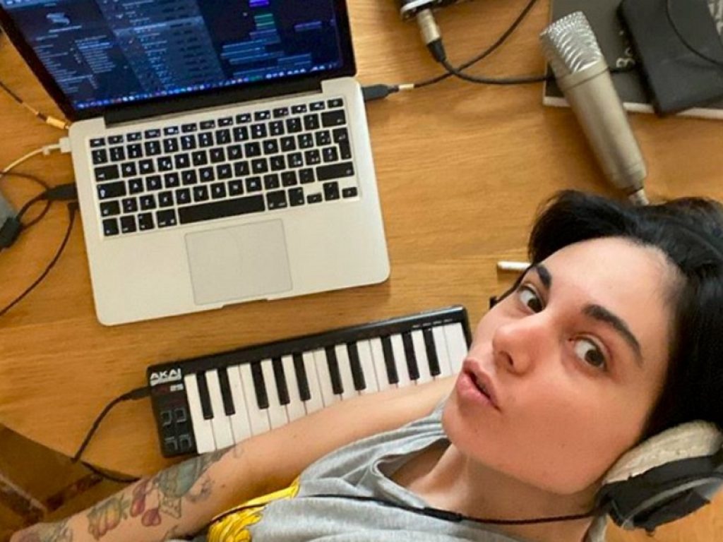 Giordana Angi sta per tornare: “Siccome sei” è il nuovo singolo svelato sui social che uscirà sulle piattaforme digitali il 20 novembre