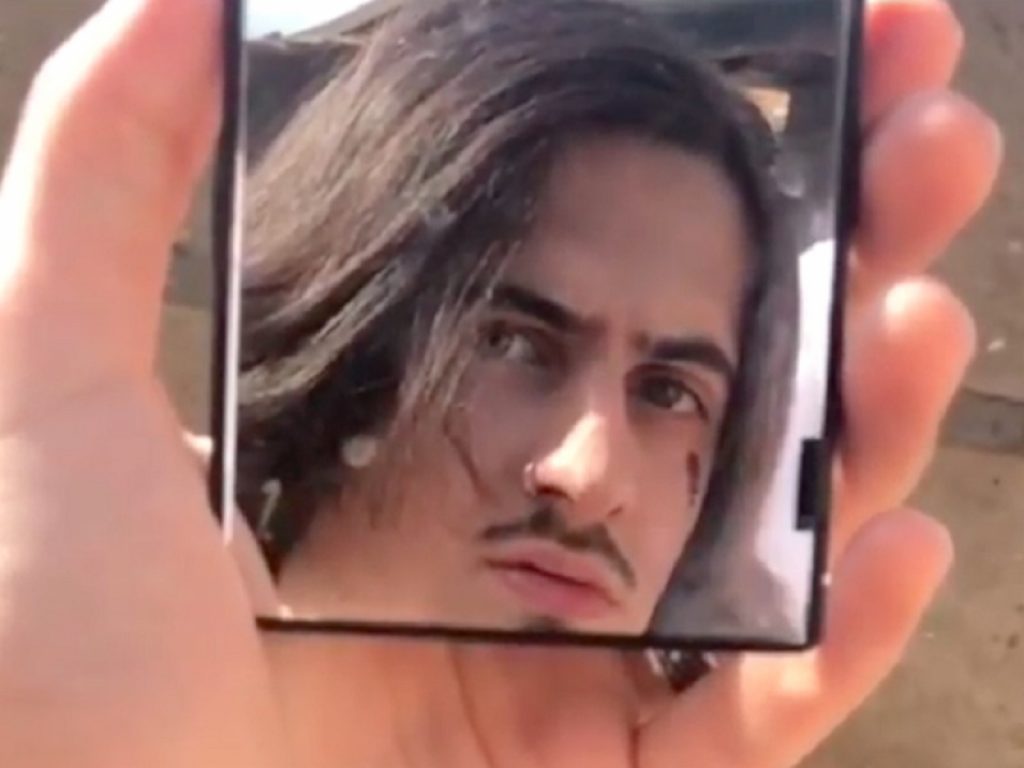 Gobbi torna con il nuovo singolo "Falene"