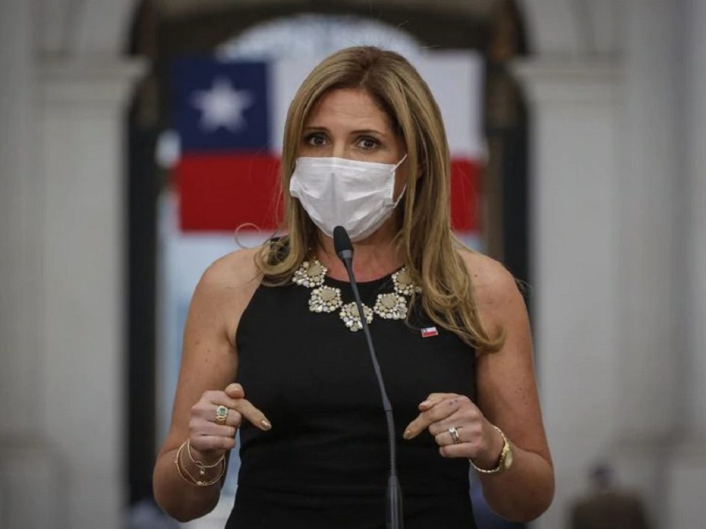 In Cile la pronipote di Pinochet, Macarena Santelices, ministra per le donne e della parità di genere: è scontro sulla nomina