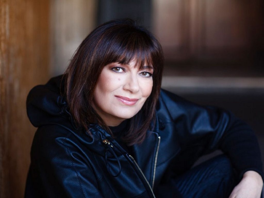 Mariella Nava in radio con il singolo "Povero Dio"