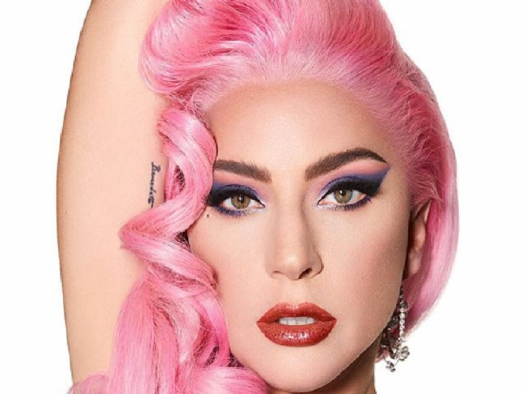 Lady Gaga lancia la palette di ombretti Stupid Love