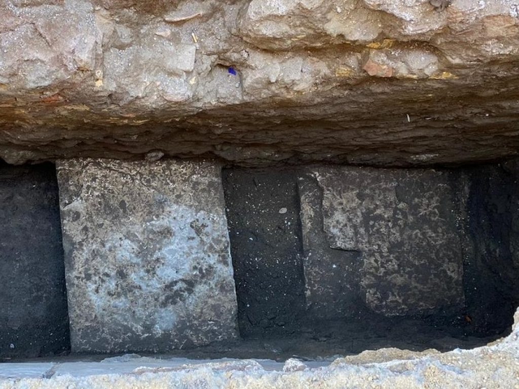 Da una buca al Pantheon 7 lastre di epoca imperiale