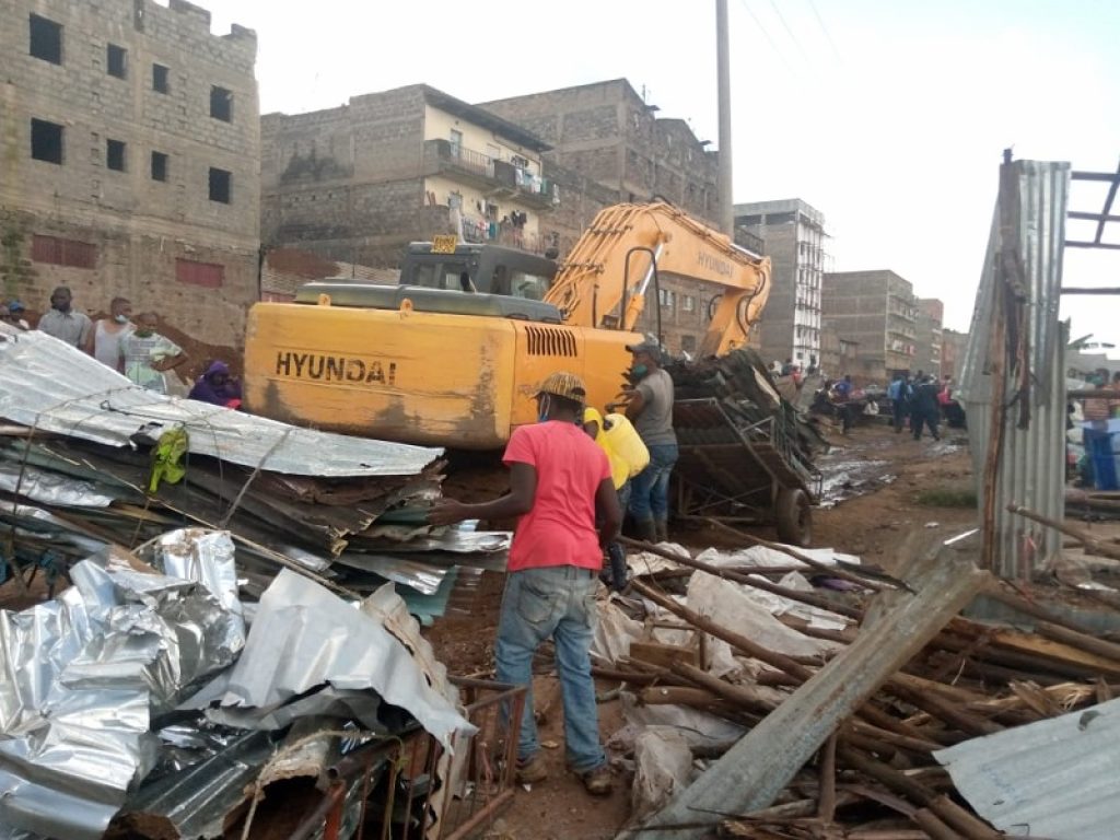 Kenya: demolito slum di Kariobangi, migliaia senza casa