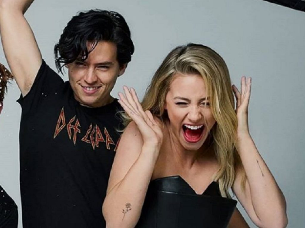 Cole Sprouse e Lili Reinhart si sono lasciati dopo tre anni di love story: la cristi tra i due attori secondo rumors andava avanti da mesi