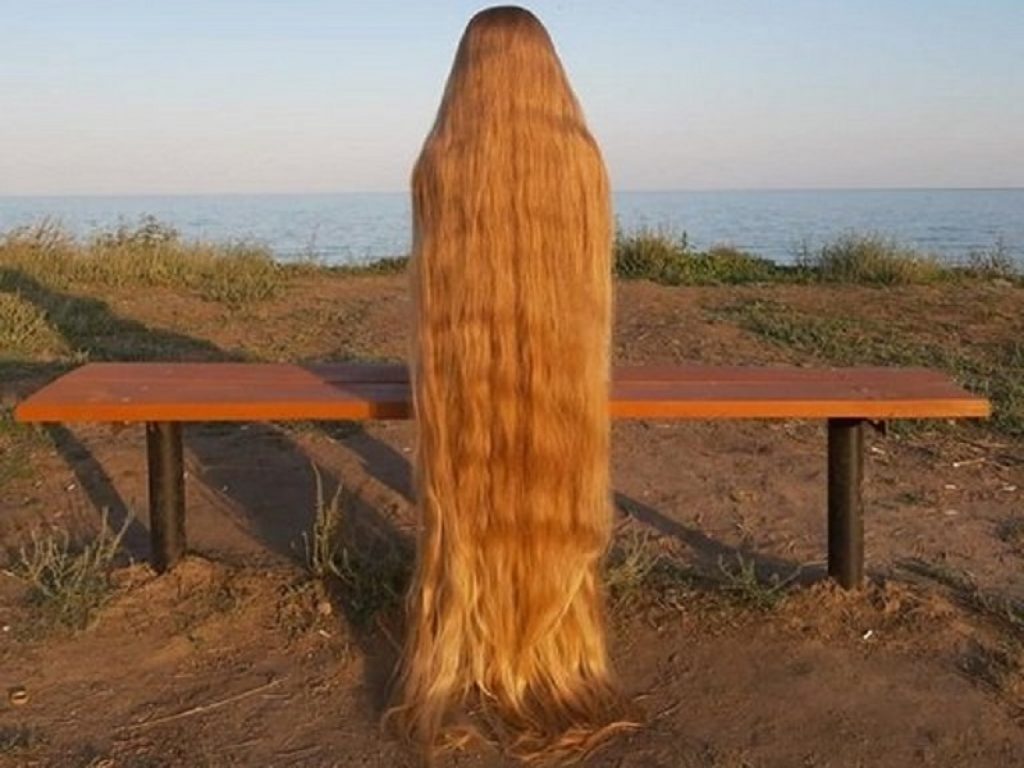 Alena Kravchenko non si taglia i capelli dall'età di 5 anni