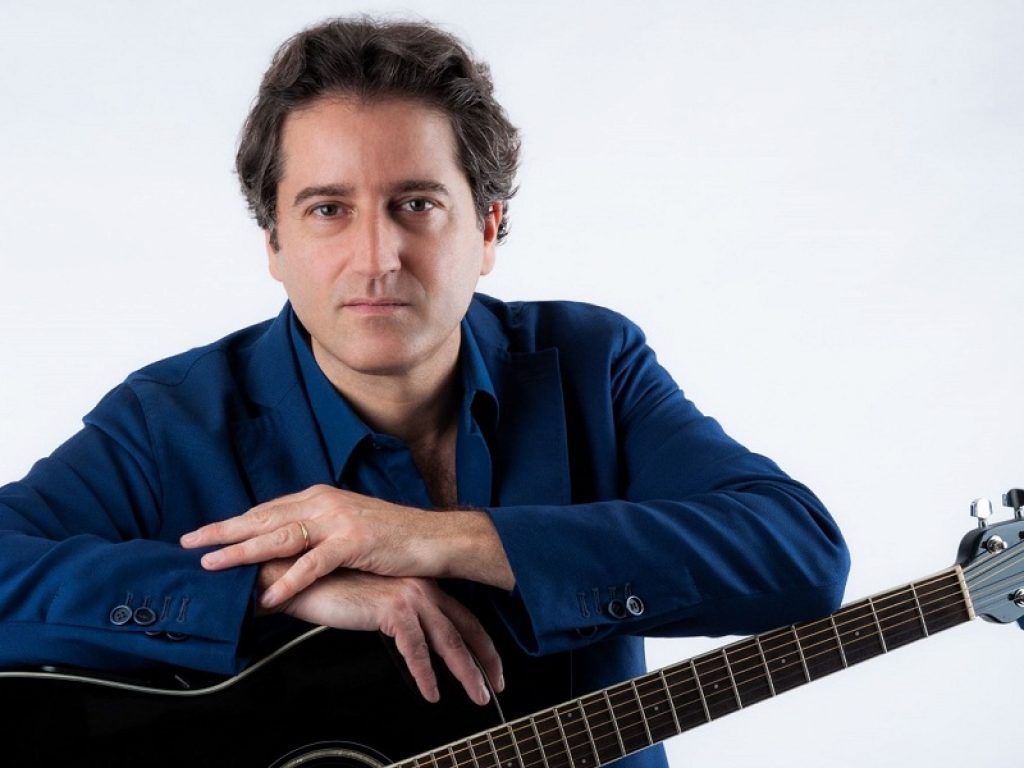 Nicola Gallerani pubblica "Al bar Maurizio"