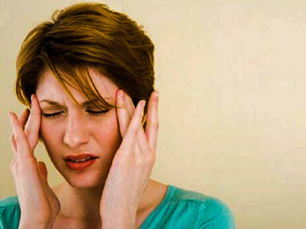 Emicrania da giovani: il rischio demenza aumenta