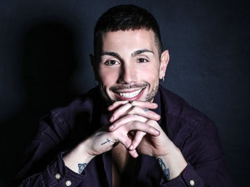 Manuel Aspidi canta "Last Call" per il WWF