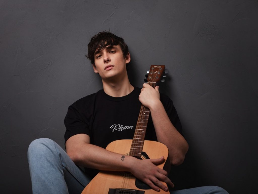 Marvasi debutta con il singolo "Tratti di vernice"