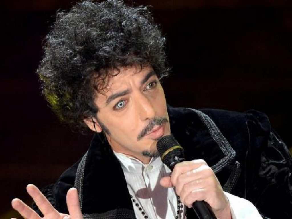 Max Gazzè riparte da Roma per i concerti: tre serate speciali il 2, 3 e 4 luglio. Su TicketOne sono aperte le prevendite per i biglietti