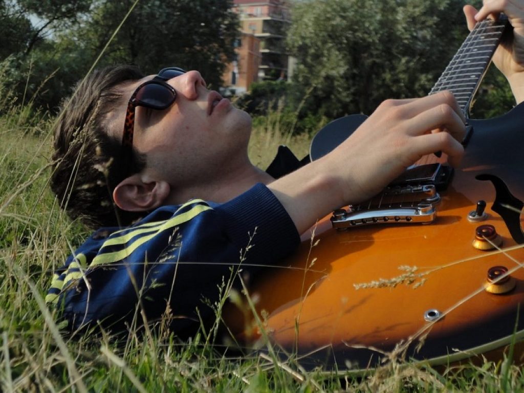 Revif torna con il singolo "Noi e Parigi"