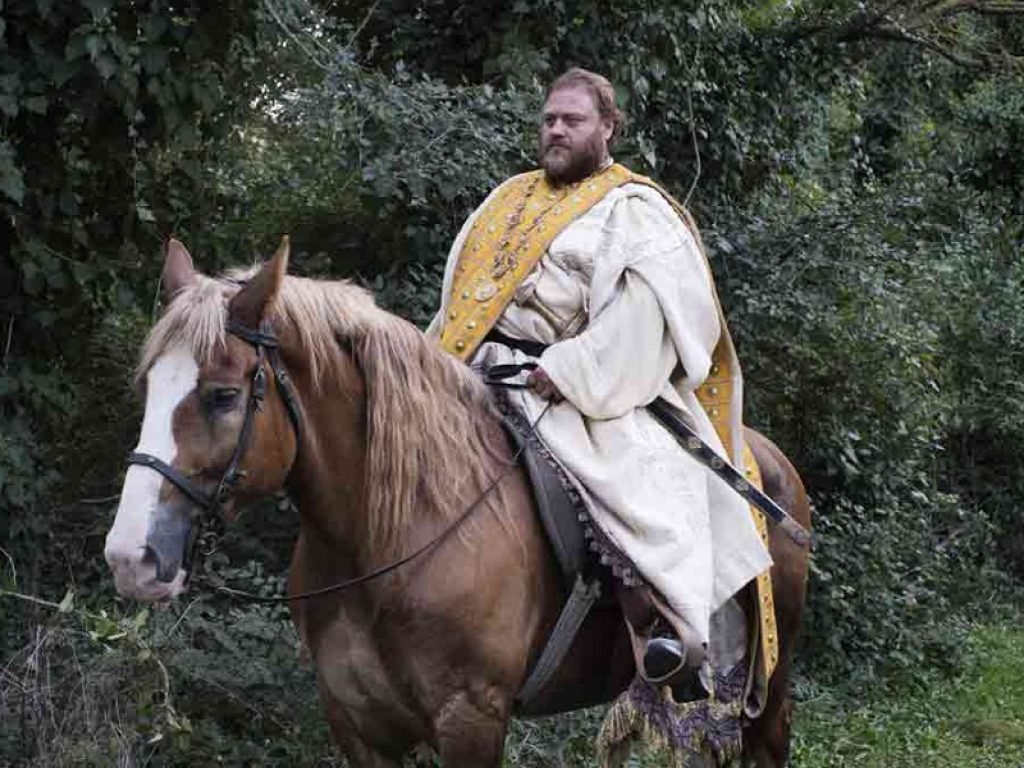 Il Regno con Stefano Fresi e Max Tortora disponibile dal 26 giugno sulle piattaforme streaming: per il film non è esclusa l'uscita anche nei cinema