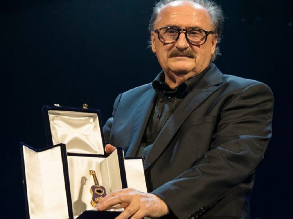 Targhe Tenco 2021: dopo la seconda votazione, che terminerà oggi, verrà proclamato il vincitore di ognuna delle sei sezioni