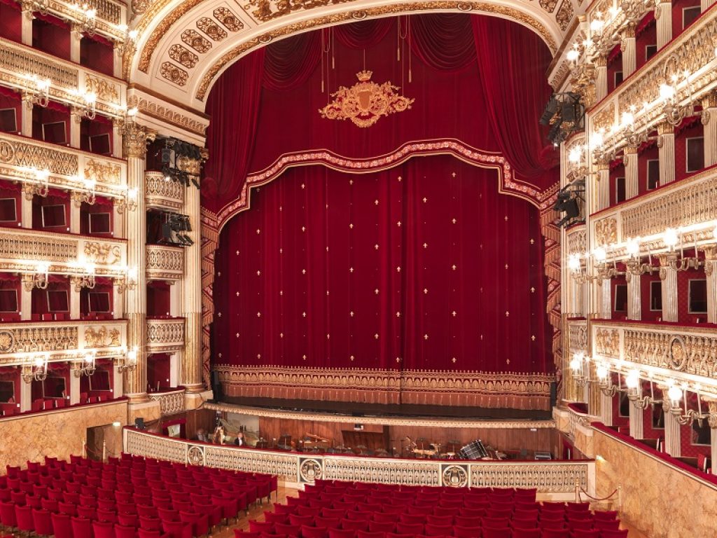 Per il Teatro San Carlo di Napoli sarà una stagione estiva all'aperto: a luglio in programma tre spettacoli in piazza Plebiscito
