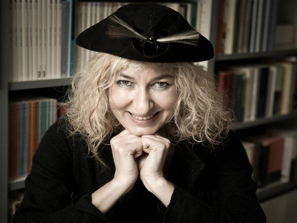 Alessandra Celletti online su Spotify e le piattaforme digitali con il nuovo album "Minimal": la musicista romana torna a cimentarsi con un repertorio a lei molto caro