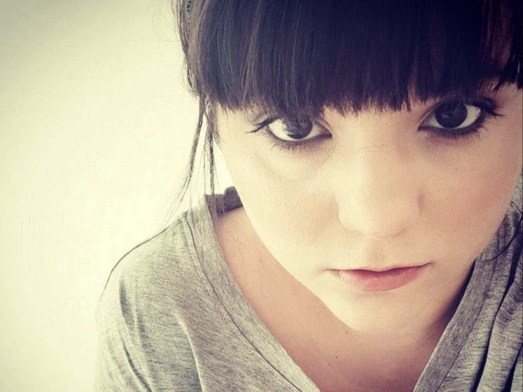 Esordio letterario dell'autrice genovese Anita con “Avrei voluto portarti sulla luna, ma ho trovato posto solo al lago”, una profonda storia d'amore e forza