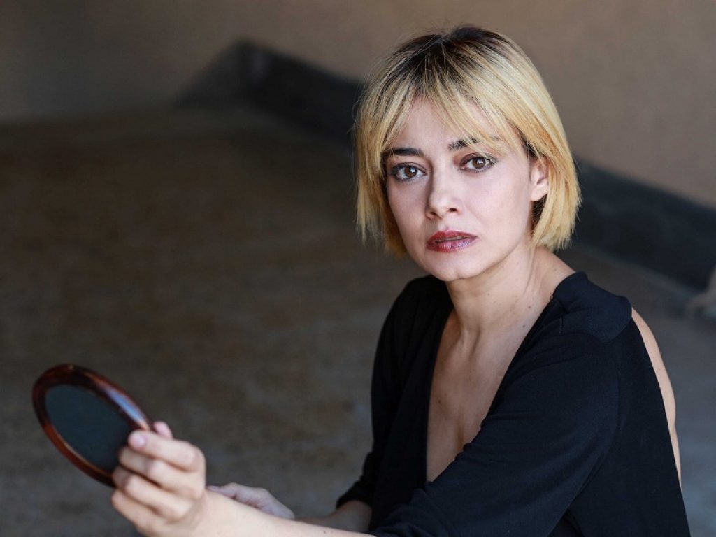 Elena Arvigo a Genova con "La metafisica della bellezza"