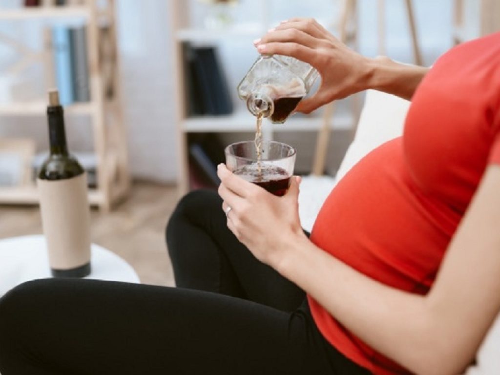 In Australia l'allerta sui rischi del consumo di alcol in gravidanza sarà evidenziata sulle confezioni di vino, birra e altre bevande alcoliche