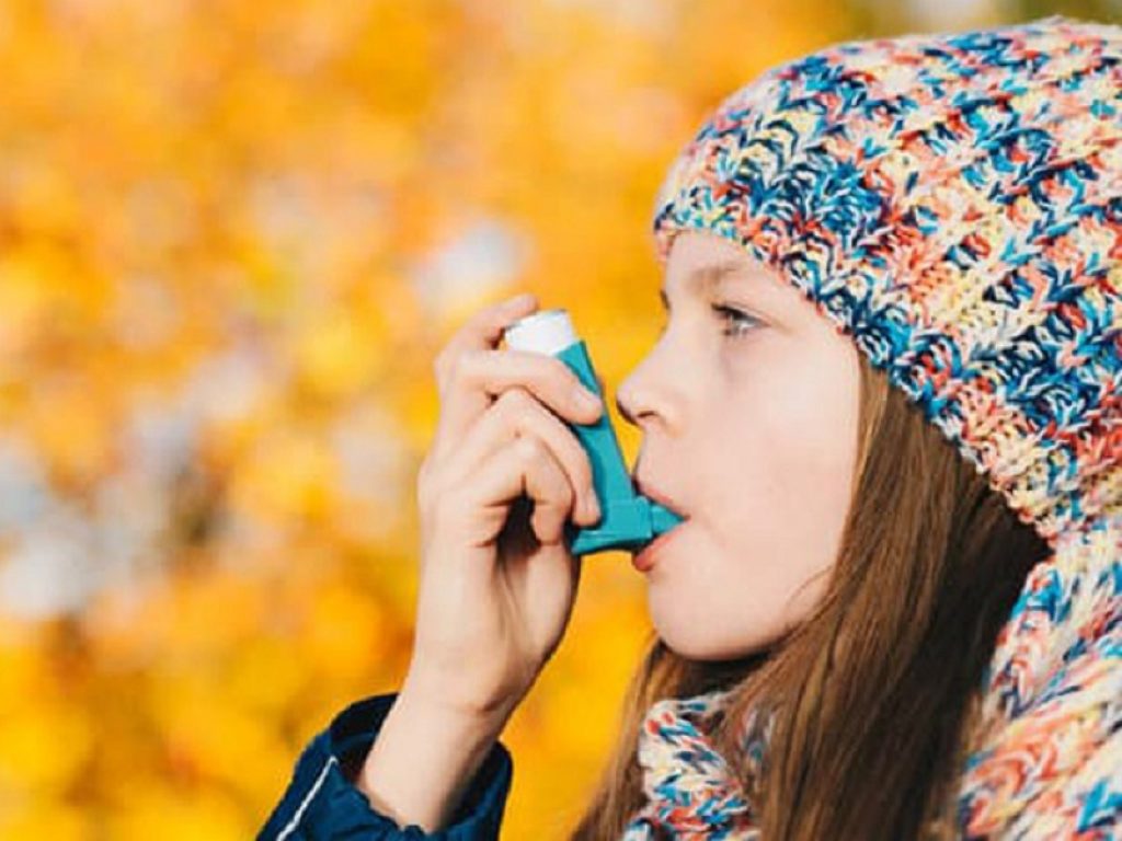 I bambini con asma non controllato mostrano una frequenza più elevata di infezioni virali e sintomatologia più acuta rispetto a quelli con asma sotto controllo