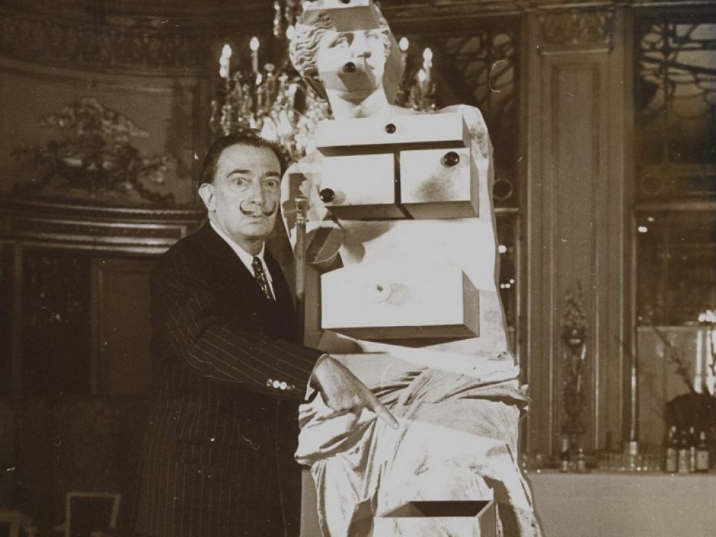 Matera: la mostra su Dalì aperta ad agosto