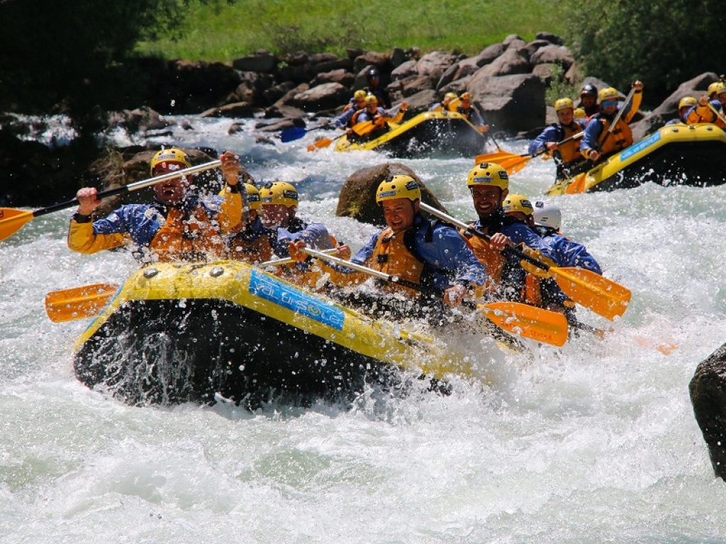 A Borgo a Mozzano dal 4 settembre aprono le attività di rafting nell'invaso del Ponte della Maddalena, conosciuto anche come Ponte del diavolo