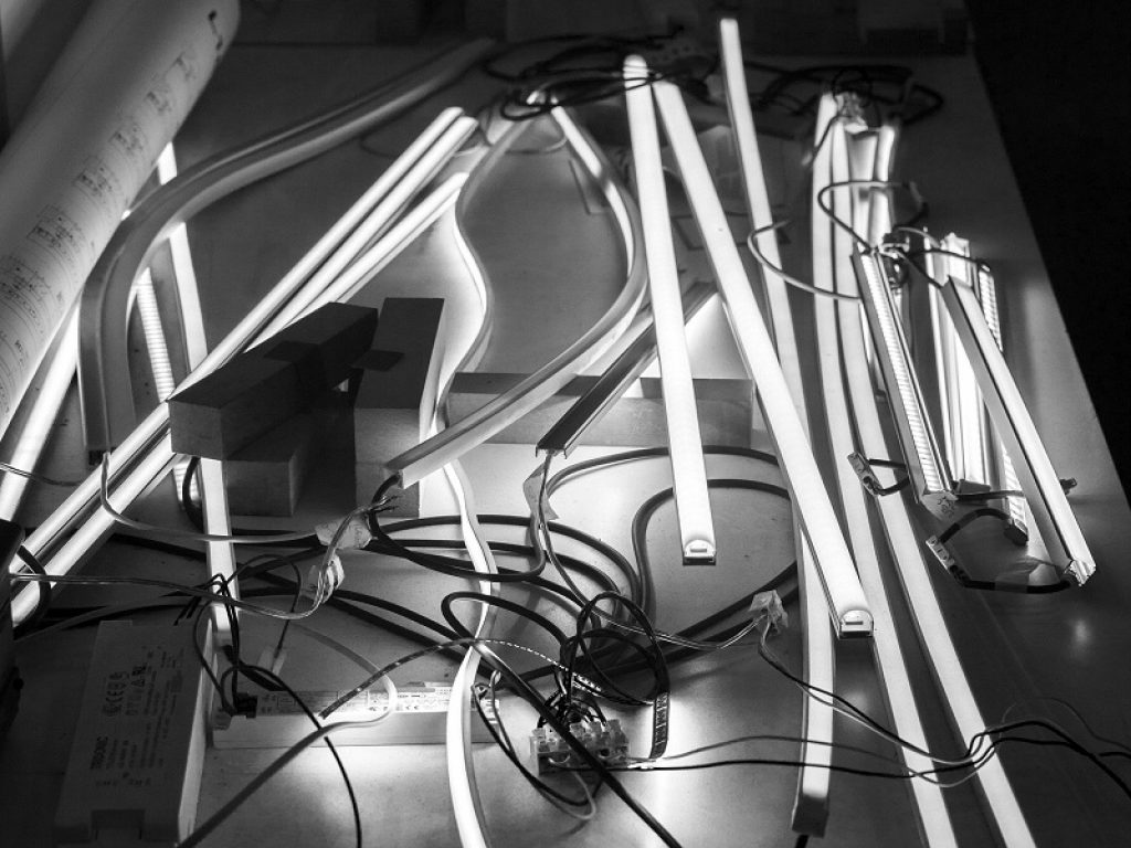 Il Gruppo di illuminazione Penta incorpora Castaldi