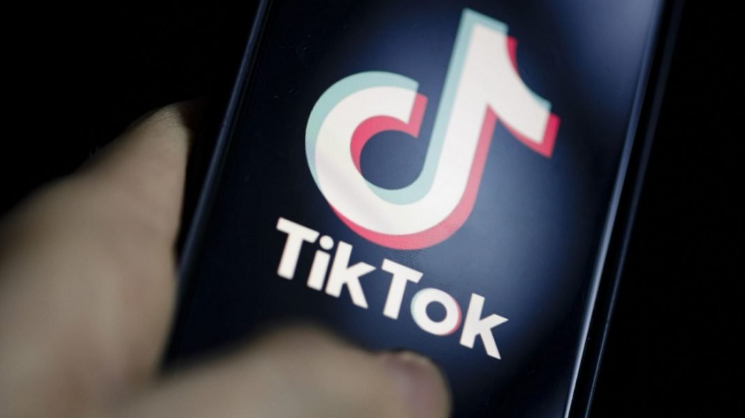 TikTok lancia Stich, nuova funzione di editing in-app: ecco come funziona. Sulla App introdotto anche un nuovo look dei "duetti"