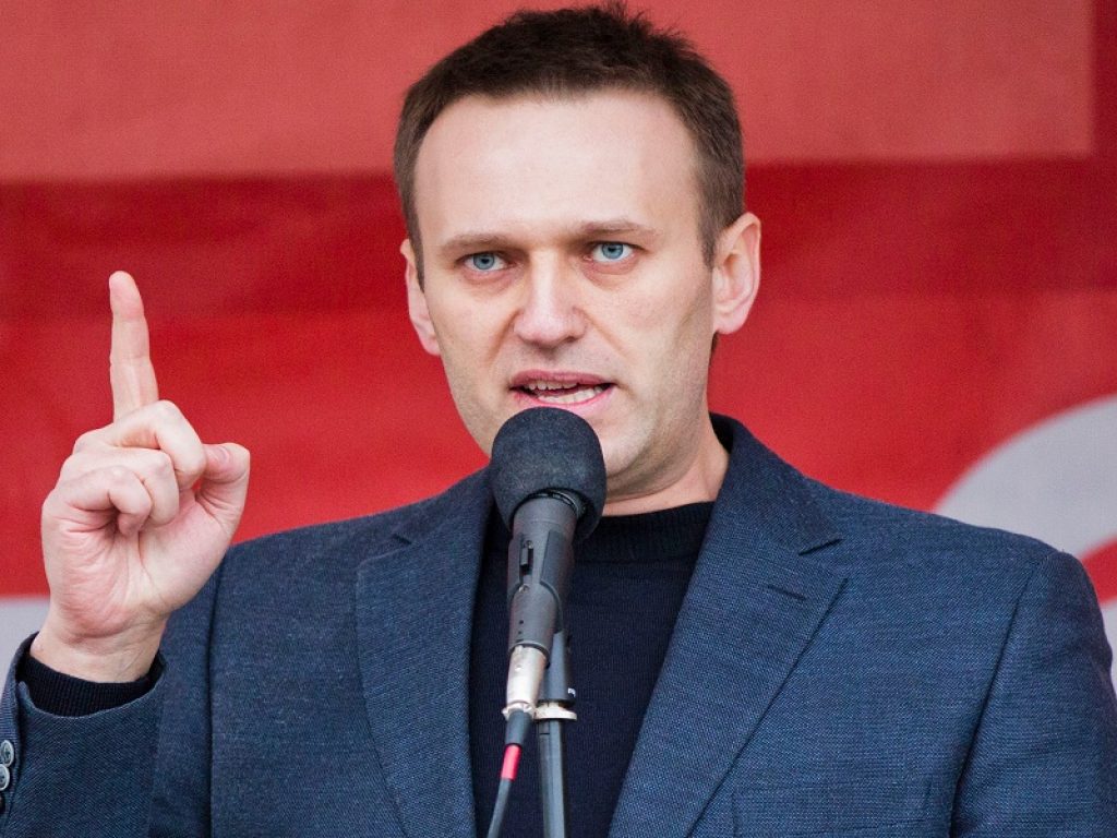 Il dissidente russo Navalnyj in coma: sintomi da avvelenamento