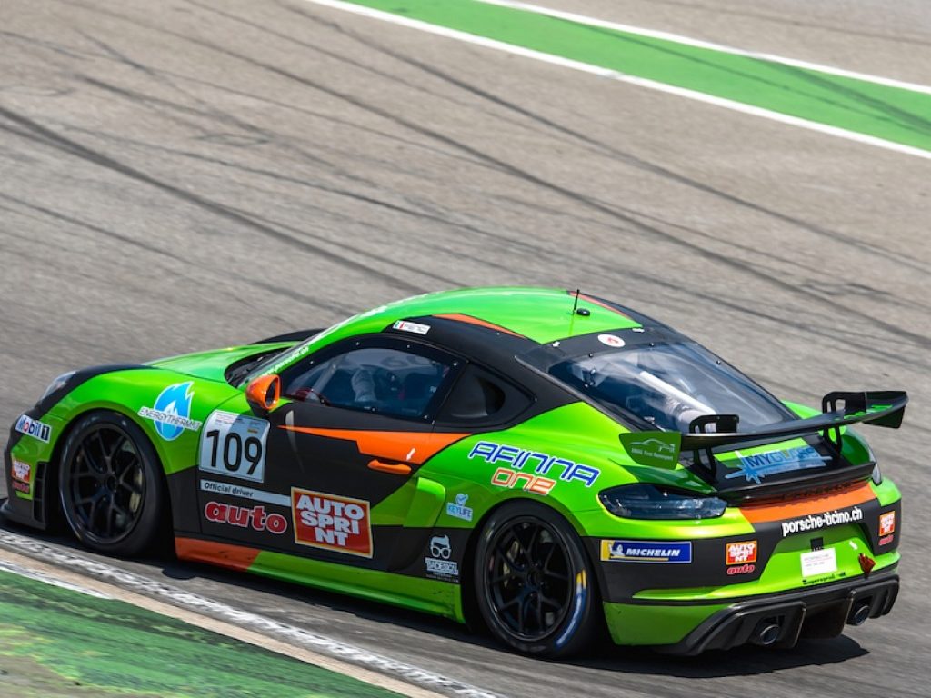 Fenici a caccia del titolo a Misano nella Porsche Sports Cup Suisse: domani giornata chiave per il pilota romano della FF Motorsport