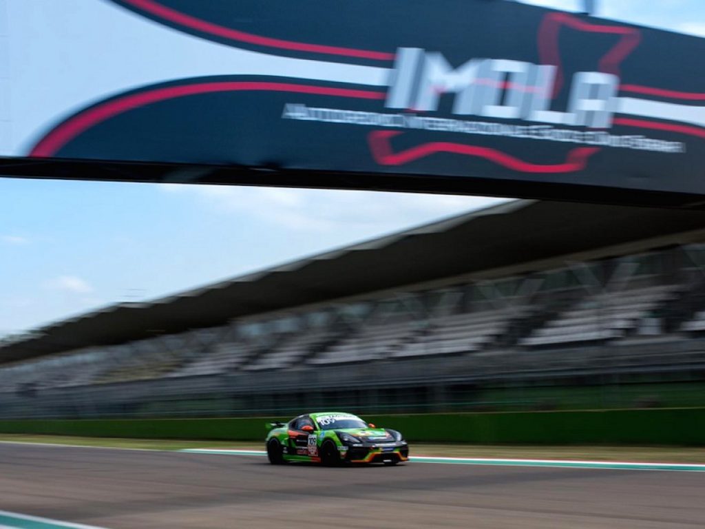 Porsche Sports Cup: Fenici domina anche a Imola