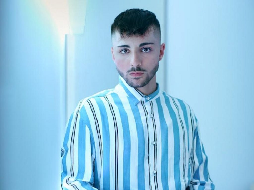 Loris Cavallaro debutta con il brano "Tomorrow"
