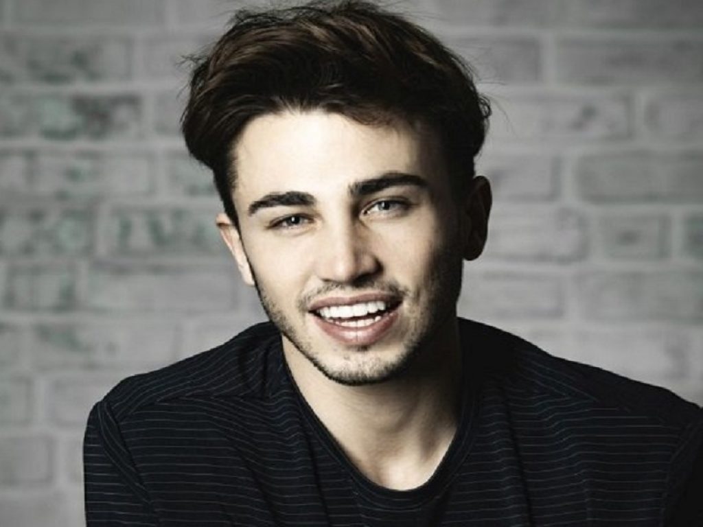 Riki torna con il nuovo disco di inediti "Popclub"