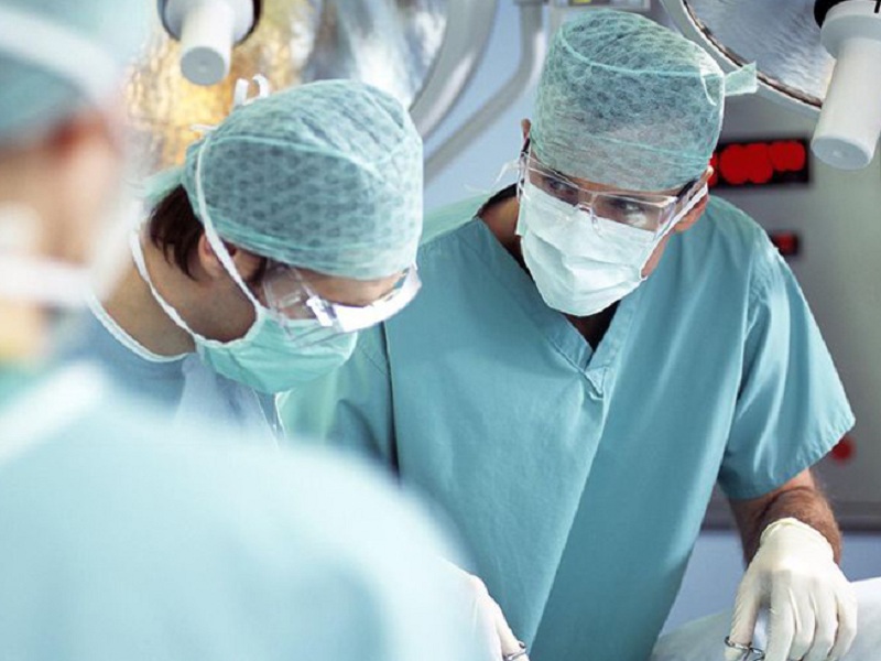 I microbi presenti nell’intestino possono aiutare a prevenire le complicanze postoperatorie dopo la resezione di un tumore