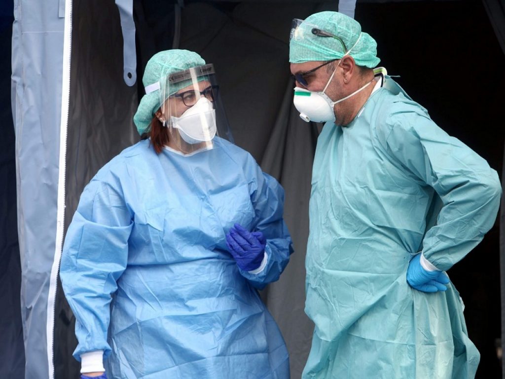 Come si cura un malato Covid a casa? Il San Raffaele fa il punto sulle indicazioni per la gestione domiciliare dei pazienti positivi