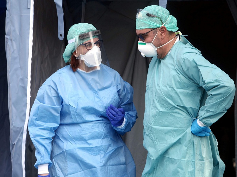 Come si cura un malato Covid a casa? Il San Raffaele fa il punto sulle indicazioni per la gestione domiciliare dei pazienti positivi