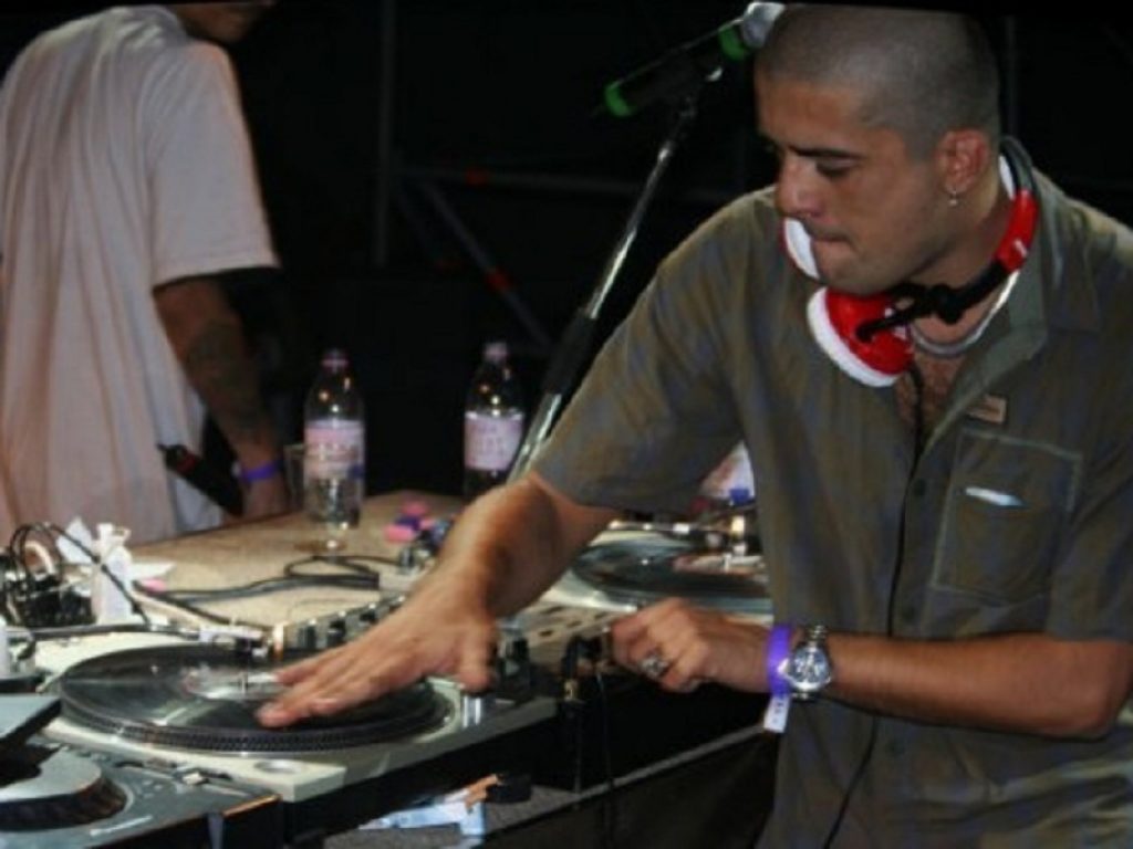 DJ Gengis online con il video di "Un'altra brasca"
