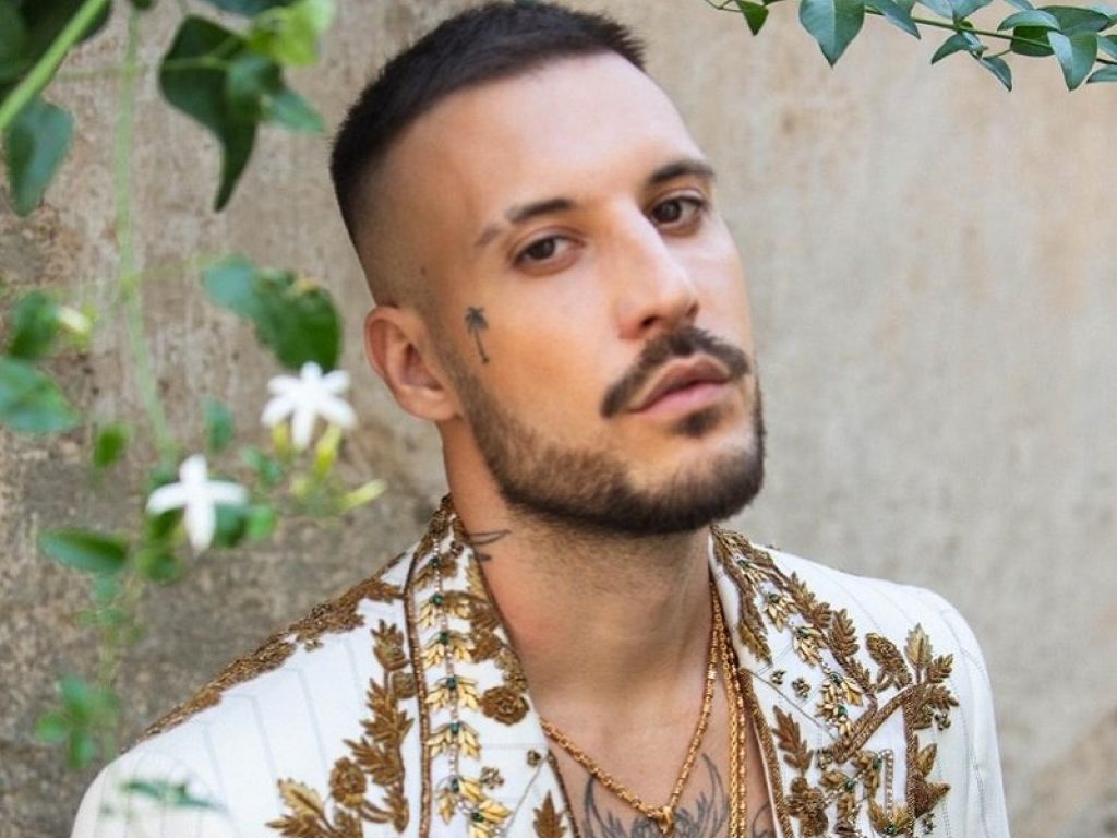 Fred De Palma è il primo italiano a conquistare 5 dischi di platino in Spagna: grande successo per "Se illuminaba", la hit che lo vede duettare con Ana Mena