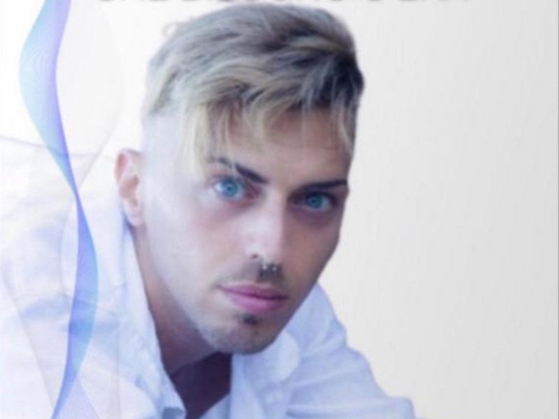 Gabriele Versaci debutta con "Che bisogno c’era"