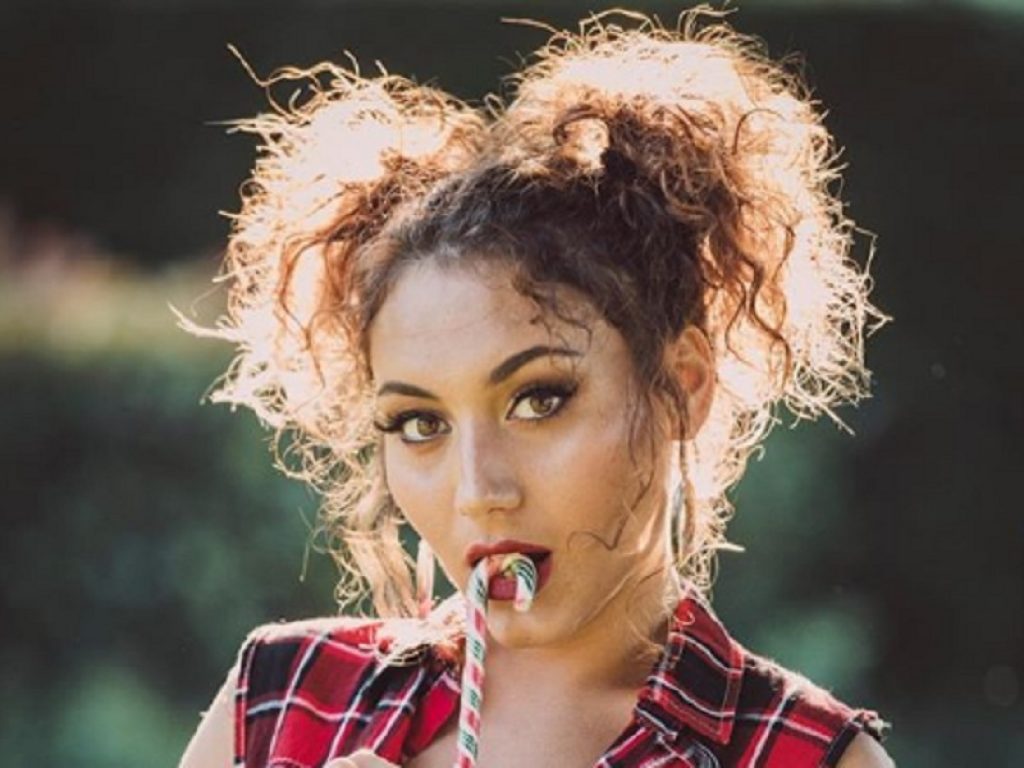 Grace online con il singolo "Vanilla Sky"