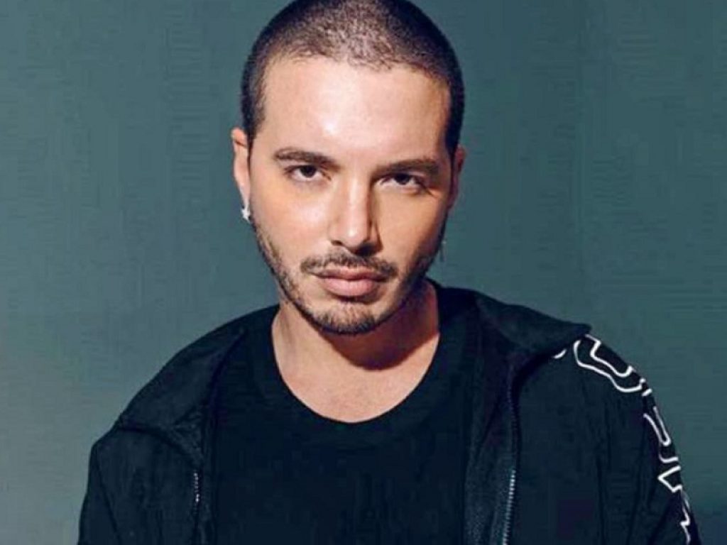 J Balvin online con il singolo Un dìa/one day