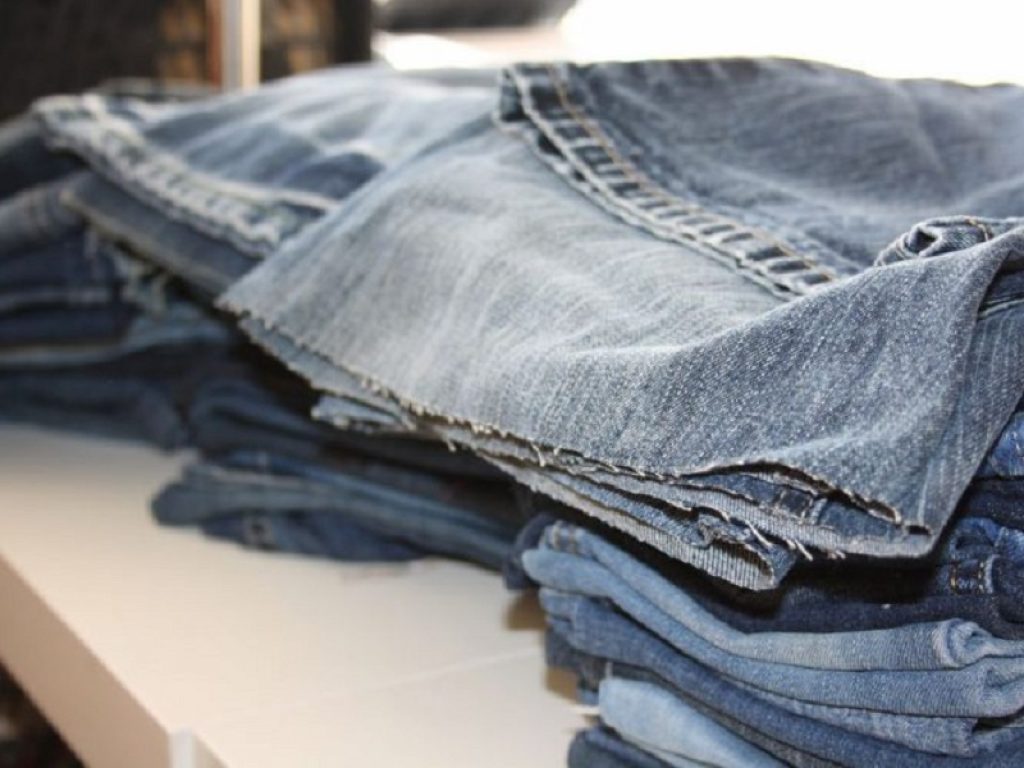 Moda sostenibile: le fibre riciclate diventano viscosa