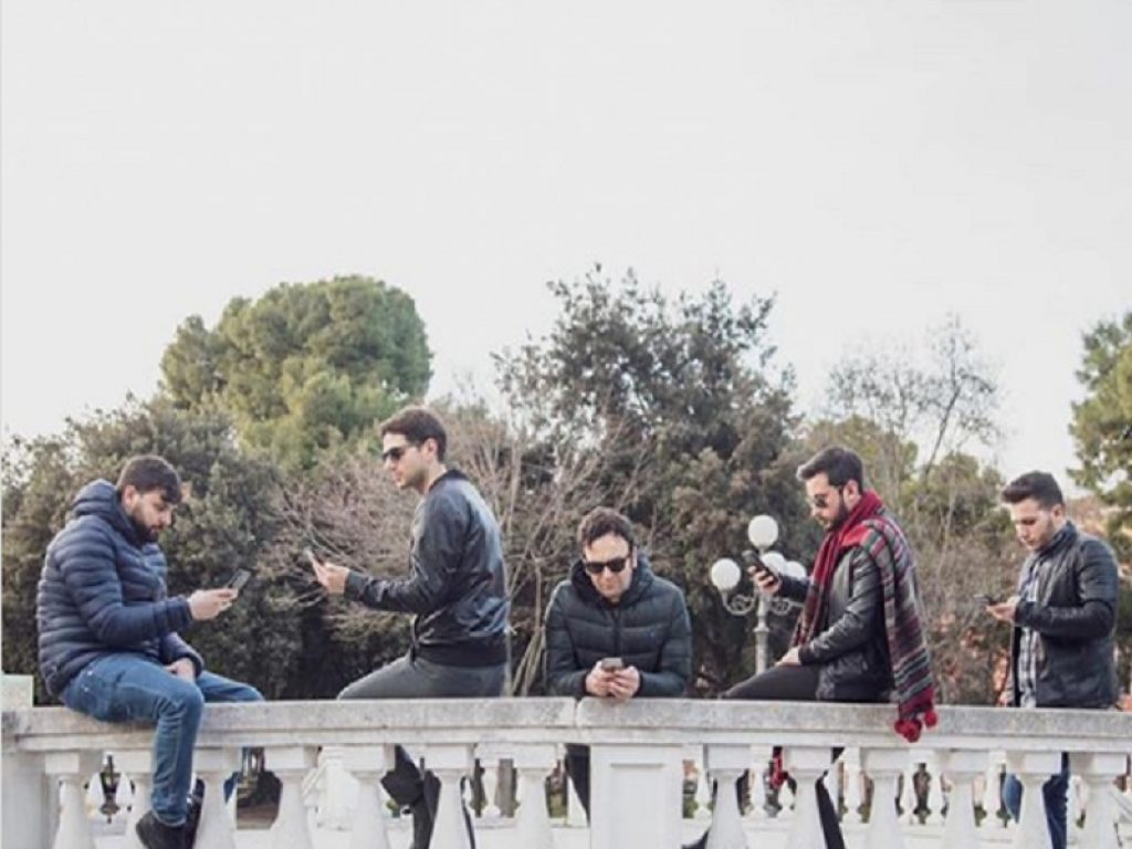 Le Ipotesi online con il singolo "Siediti Qui "