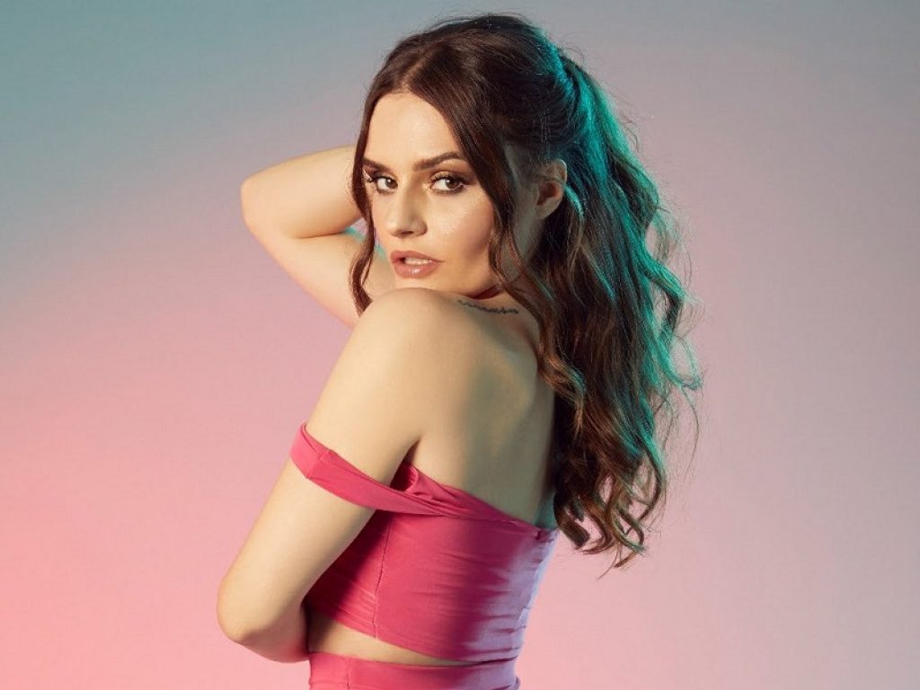 La webstar Maryna online con il videoclip del nuovo singolo "Lontano da te": il brano è disponibile su tutte le piattaforme digitali