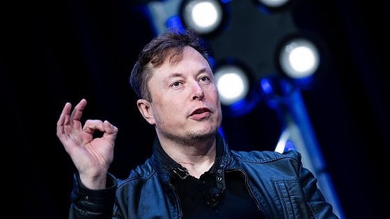 Elon Musk, CEO di Tesla, al Saturday Night Live rivela di avere la Sindrome di Asperger: da Greta Thunberg a Anthony Hopkins, ecco i Vip con questa patologia