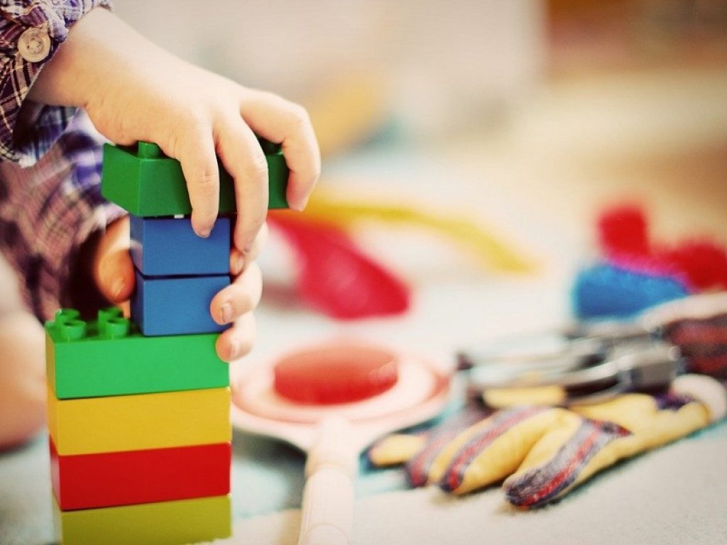 La classifica delle città o delle regioni che hanno registrato i maggiori rincari annui per quanto riguarda le scuole materne ed elementari