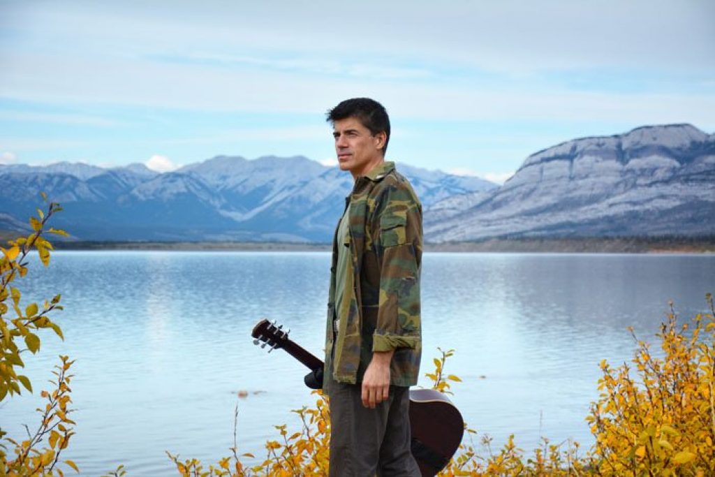 Il Toz Antonio Piretti canta in bici per l'Europa