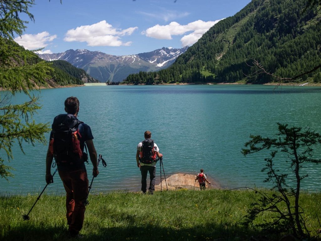 Va’ Sentiero: dopo 7 mesi di cammino arriva il nuovo sito pieno di mappe e info con video, consigli e informazioni pratiche su 179 tappe e 3.500 chilometri del Sentiero Italia